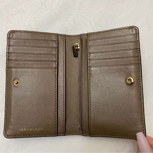 Tory Burch Medium Kira Wallet - Picture 6 of 11